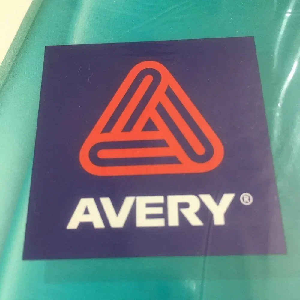 Pack of 25 Avery Diamond Clear Heavyweight Sheet Protectors, Acid Free, 75304